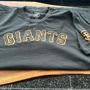 Giants tee